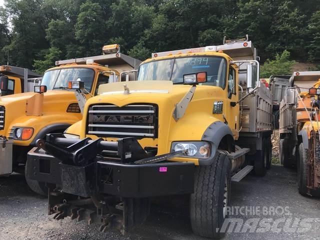 Mack 700 Snøploger- og skjær