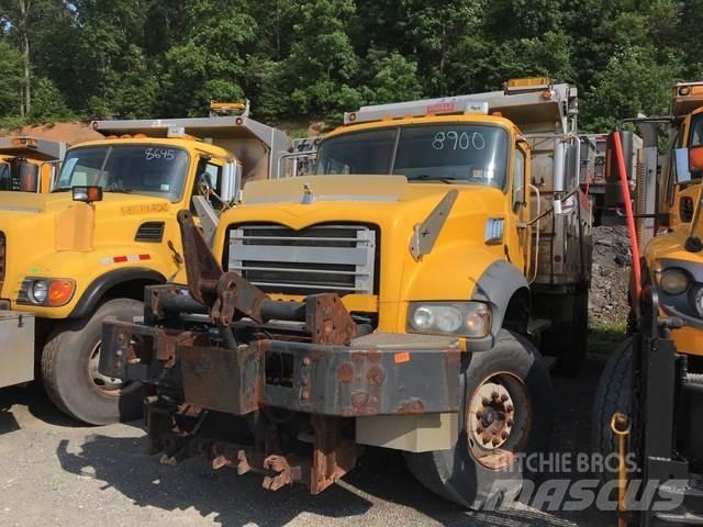 Mack 700 Snøploger- og skjær