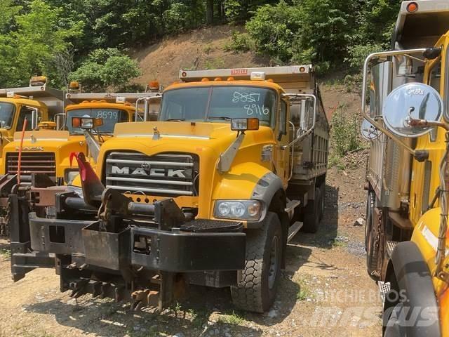 Mack 700 Snøploger- og skjær