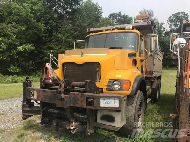Mack 700 Snøploger- og skjær