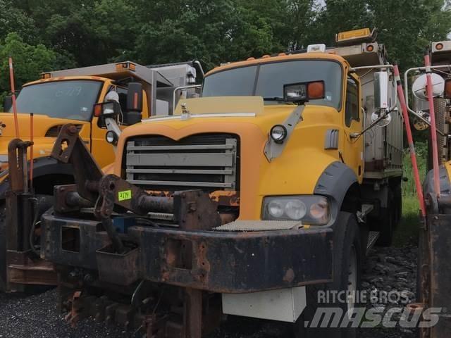 Mack 700 Snøploger- og skjær