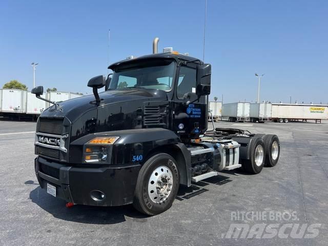 Mack AN64T Trekkvogner
