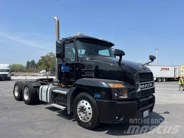 Mack AN64T Trekkvogner