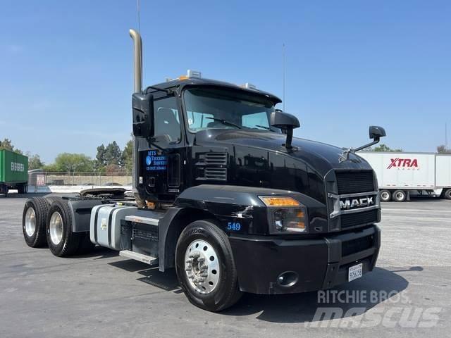 Mack AN64T Trekkvogner