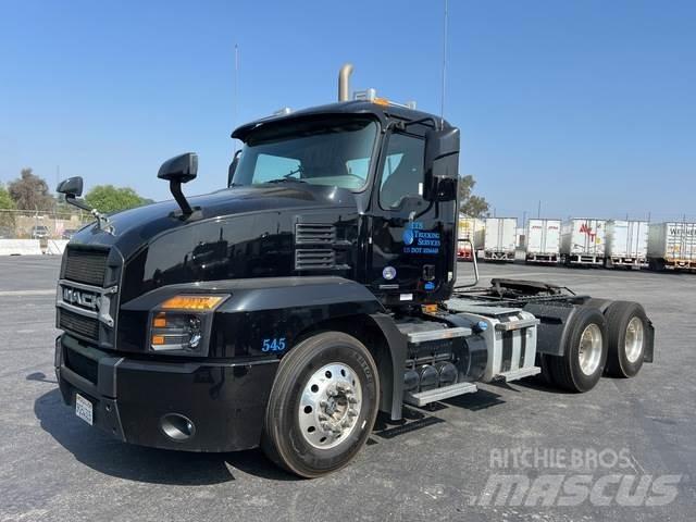Mack AN64T Trekkvogner