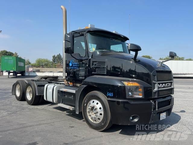 Mack AN64T Trekkvogner