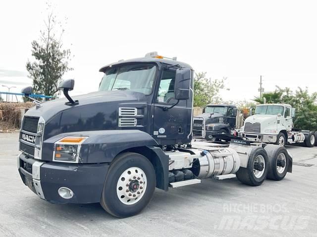 Mack AN64T Trekkvogner