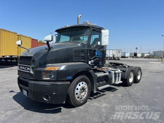 Mack AN64T Trekkvogner