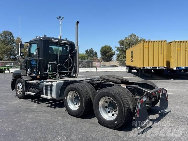 Mack AN64T Trekkvogner