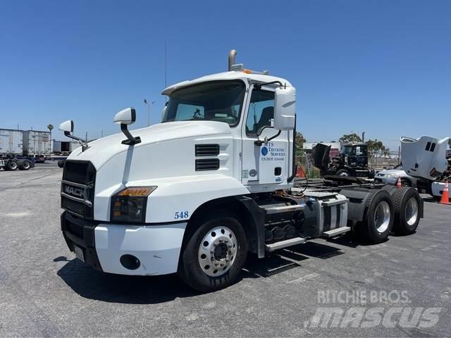Mack AN64T Trekkvogner