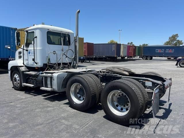 Mack AN64T Trekkvogner