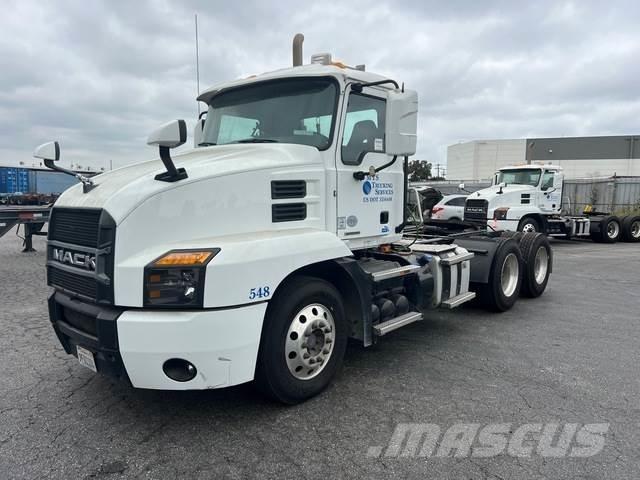 Mack AN64T Trekkvogner