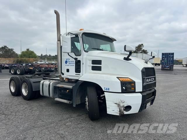 Mack AN64T Trekkvogner