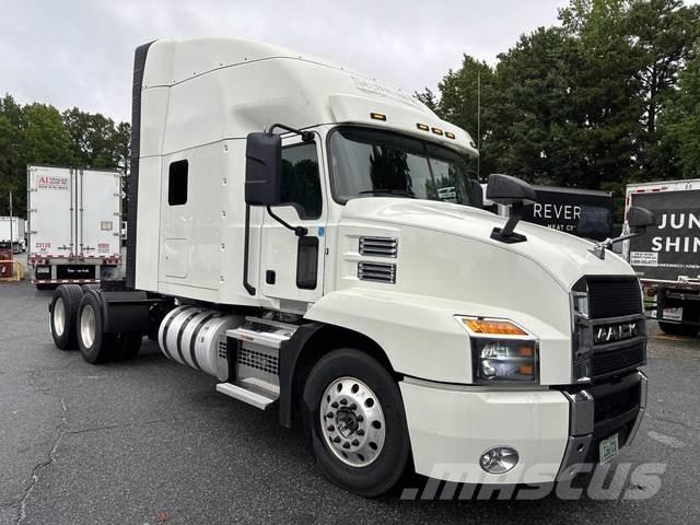 Mack AN64T Trekkvogner