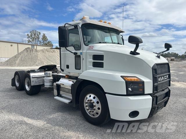 Mack AN64T Trekkvogner