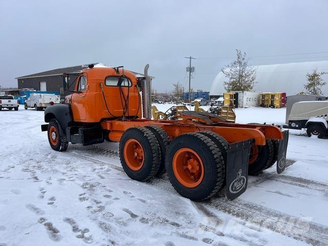 Mack B615T Trekkvogner