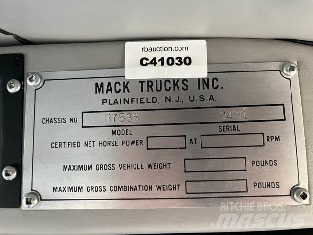 Mack B75 Trekkvogner