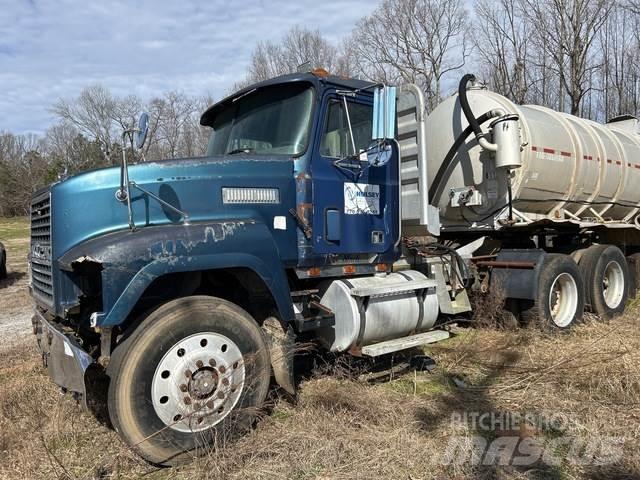 Mack CH613 Trekkvogner
