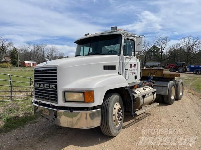 Mack CH613 Trekkvogner