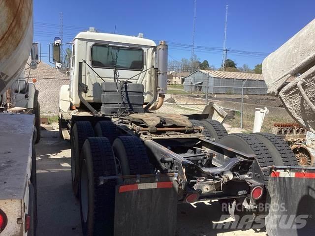 Mack CH613 Trekkvogner