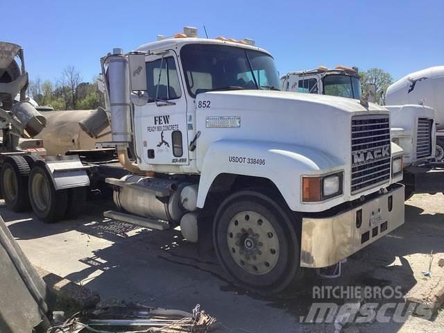 Mack CH613 Trekkvogner