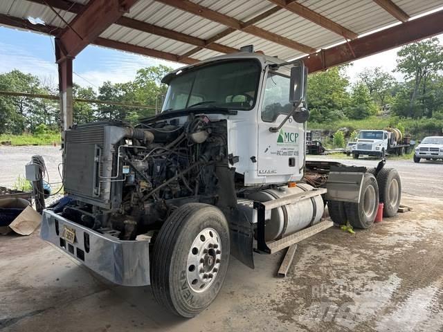 Mack CH613 Trekkvogner