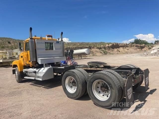 Mack CH613 Trekkvogner