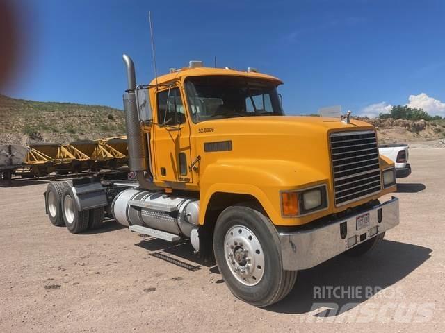 Mack CH613 Trekkvogner