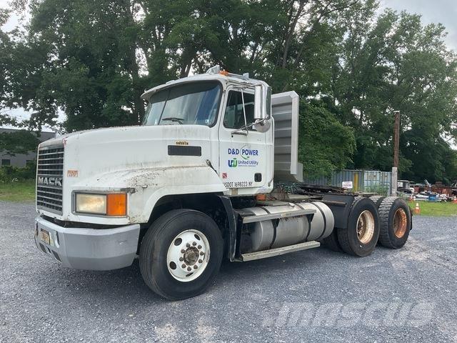 Mack CH613 Trekkvogner