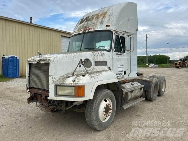 Mack CH613 Trekkvogner