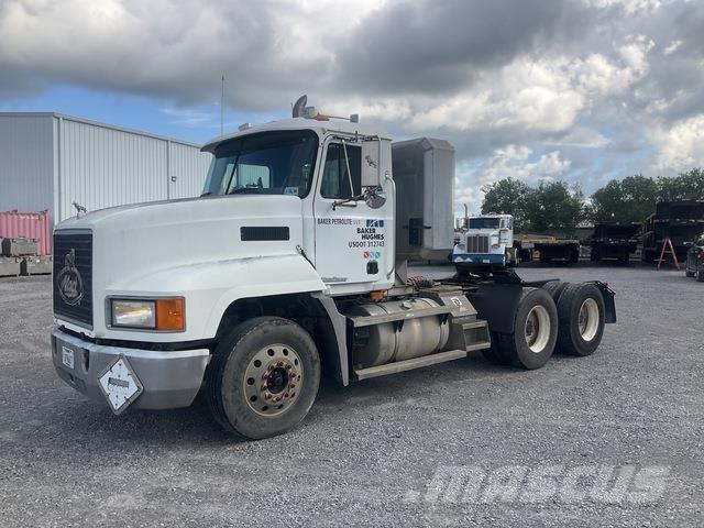 Mack CH613 Trekkvogner