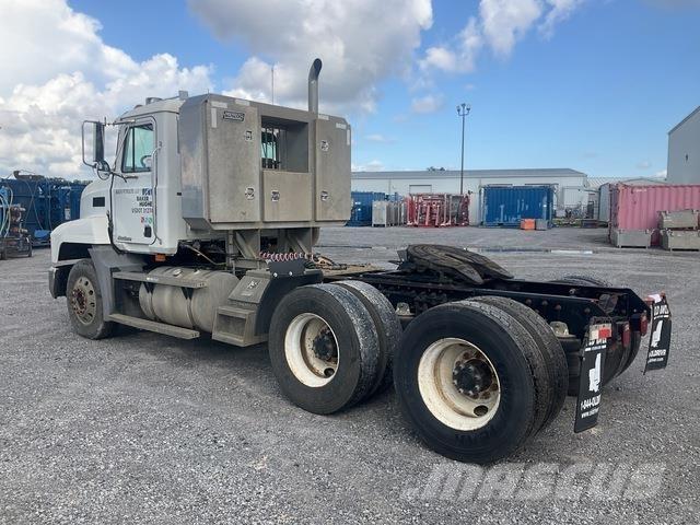 Mack CH613 Trekkvogner