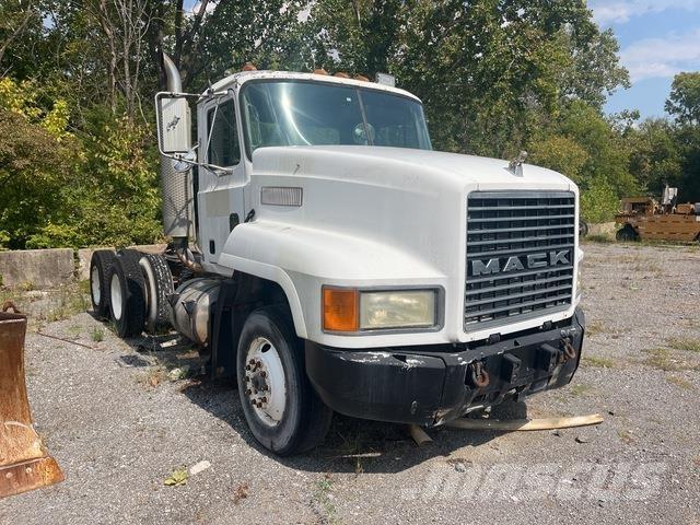 Mack CH613 Trekkvogner