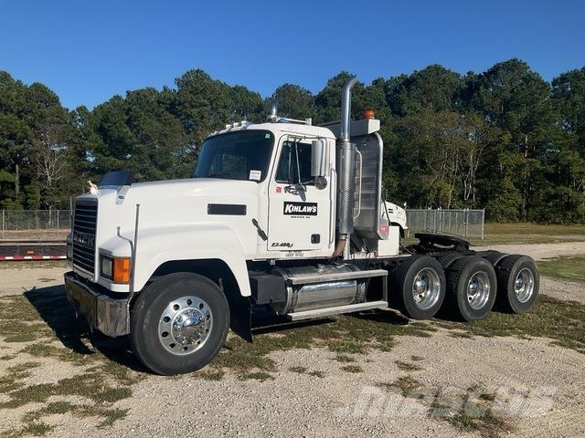 Mack CH613 Trekkvogner