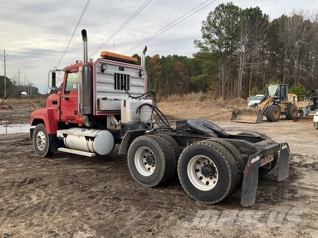 Mack CH613 Trekkvogner