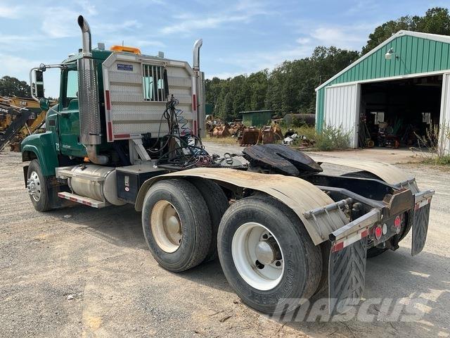 Mack CHN613 Trekkvogner