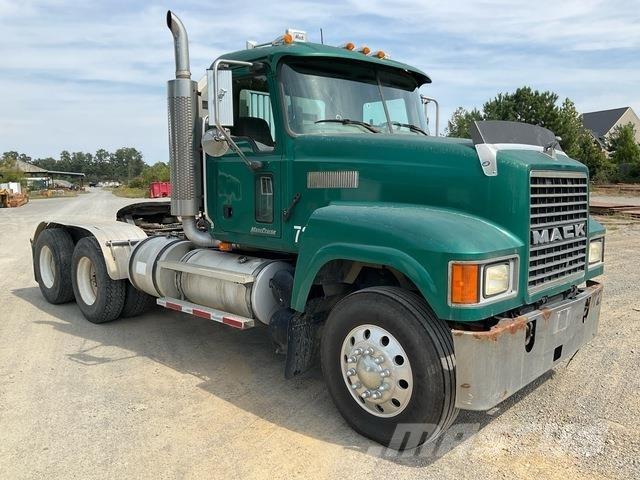 Mack CHN613 Trekkvogner