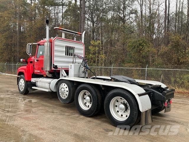 Mack CHN613 Trekkvogner