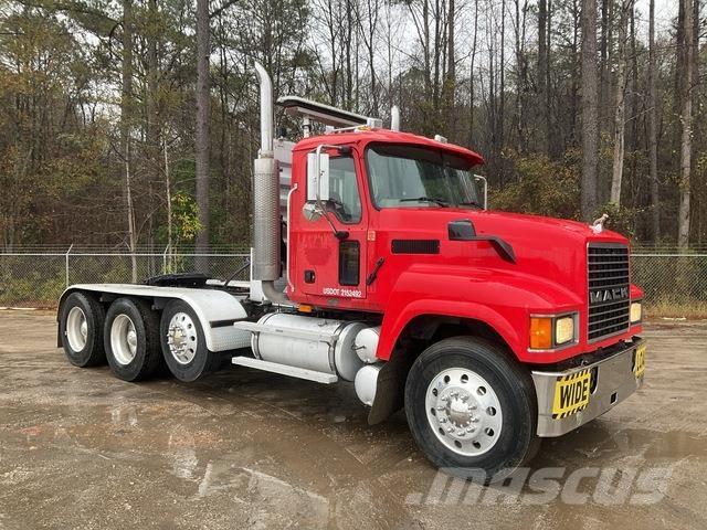 Mack CHN613 Trekkvogner