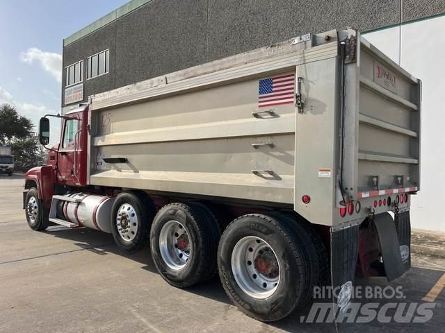 Mack CHU613 Tippbil