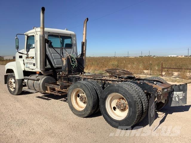 Mack CHU613 Trekkvogner