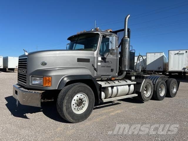 Mack CL713 Trekkvogner