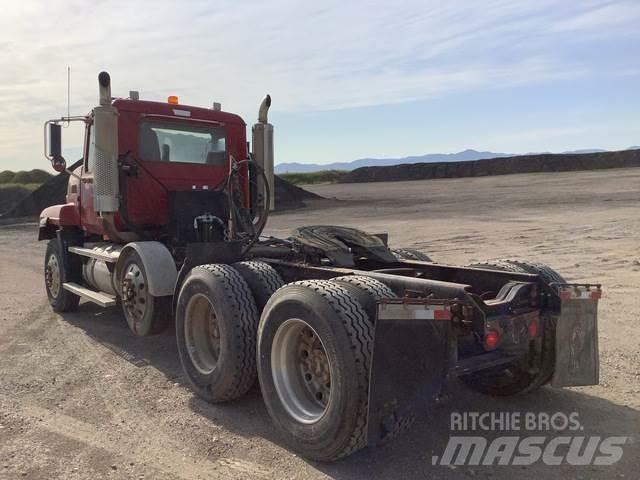 Mack CL733 Trekkvogner