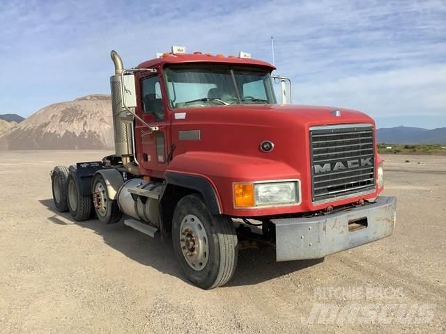 Mack CL733 Trekkvogner