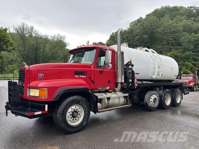 Mack CL733 Slamsugere