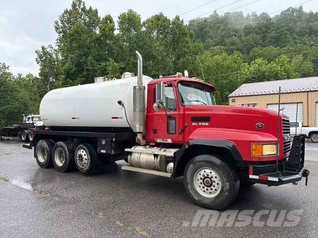 Mack CL733 Slamsugere