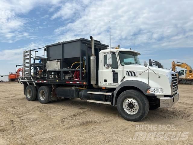 Mack CTR713B Anlegg - Annet