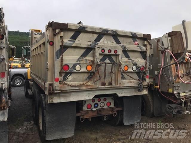 Mack CV700 Snøploger- og skjær