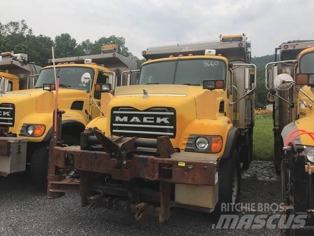 Mack CV700 Snøploger- og skjær