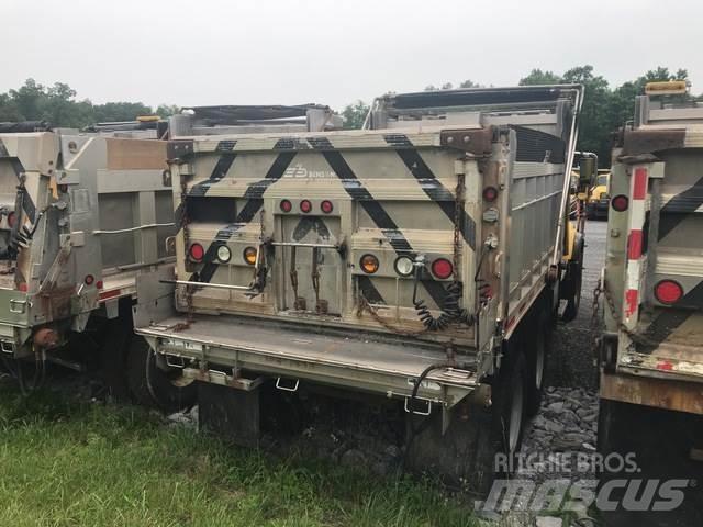 Mack CV700 Snøploger- og skjær